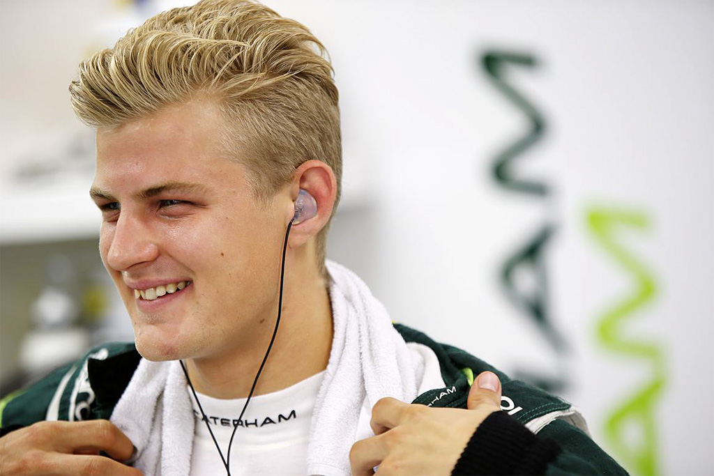 En glad Marcus kører Sauber i 2015